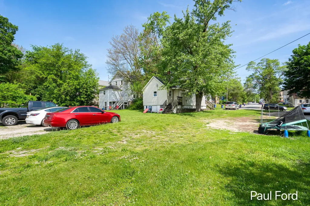 924 Hall Street SE Grand Rapids City MI 49507