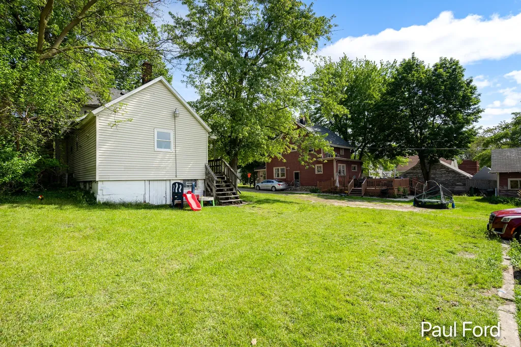 924 Hall Street SE Grand Rapids City MI 49507