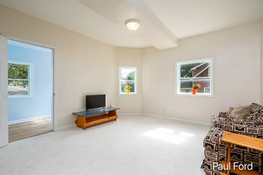 924 Hall Street SE Grand Rapids City MI 49507