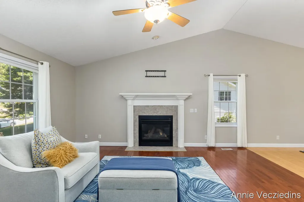 15096 Oakland Street Spring Lake Township MI 49456