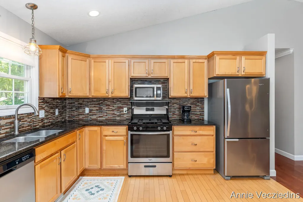 15096 Oakland Street Spring Lake Township MI 49456