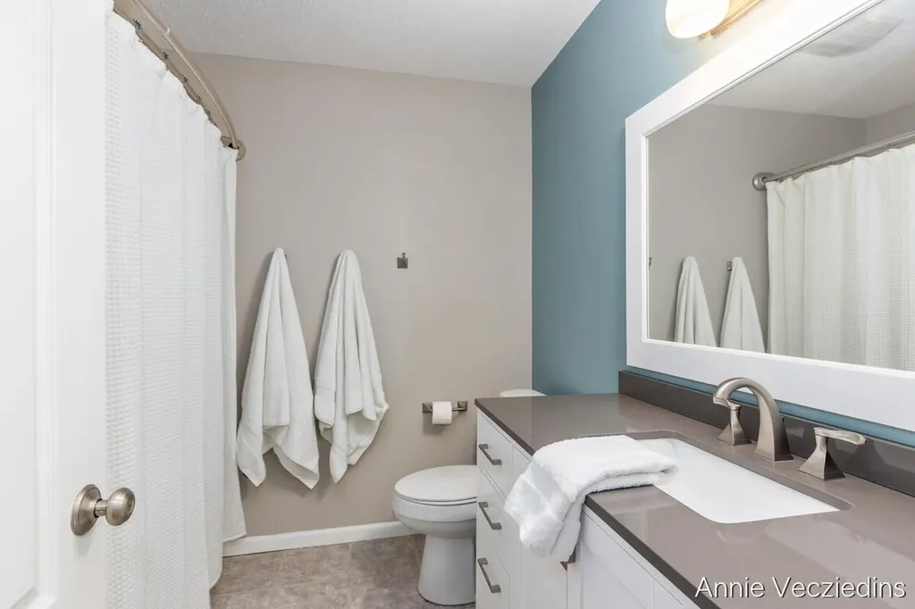 15096 Oakland Street Spring Lake Township MI 49456