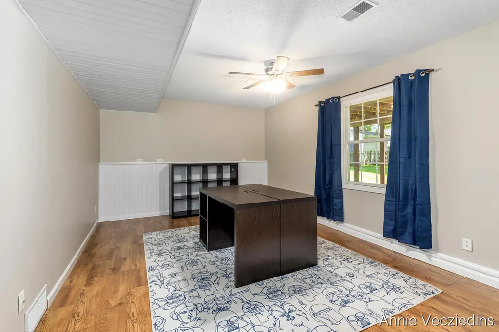 15096 Oakland Street Spring Lake Township MI 49456