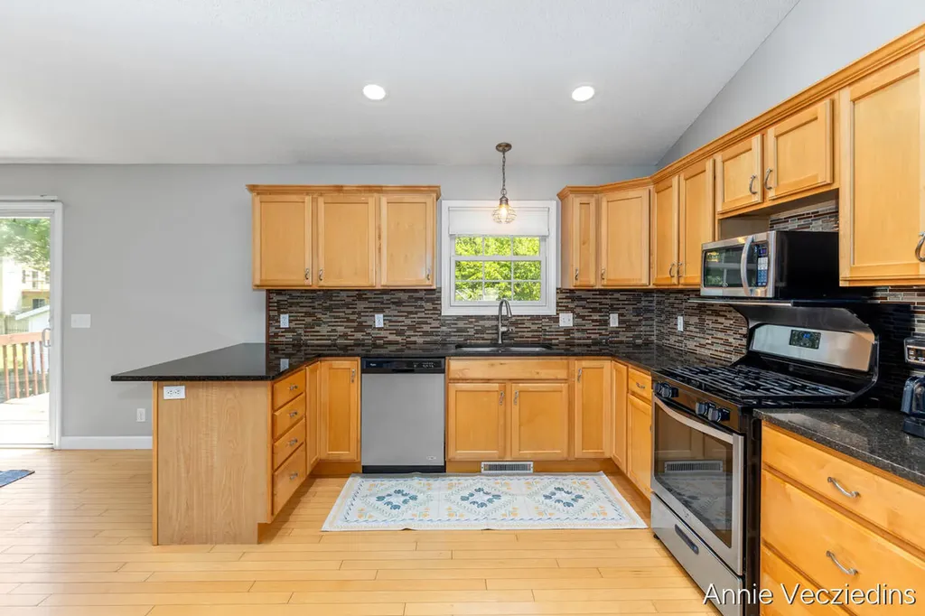 15096 Oakland Street Spring Lake Township MI 49456