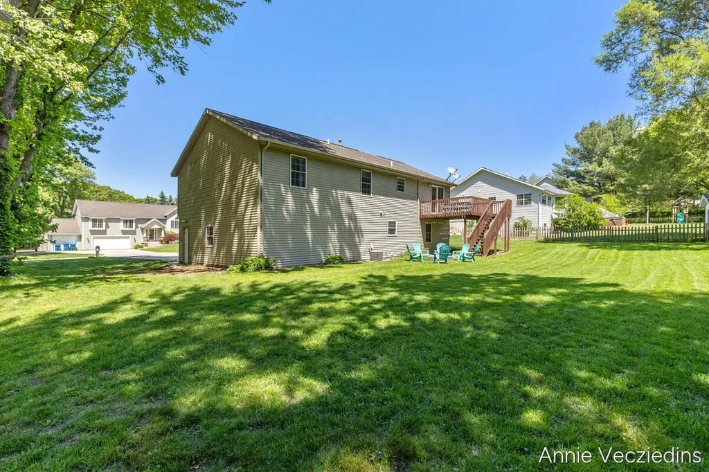 15096 Oakland Street Spring Lake Township MI 49456