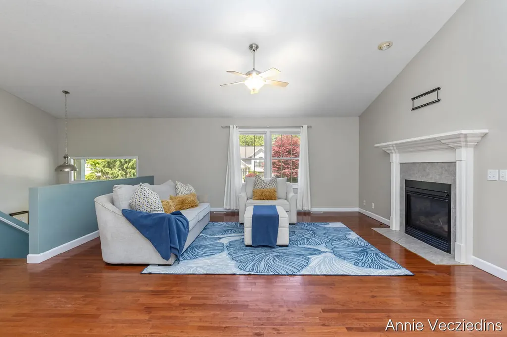 15096 Oakland Street Spring Lake Township MI 49456