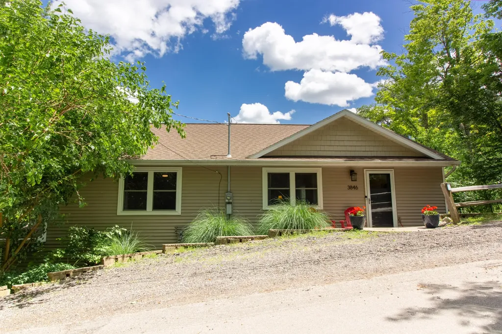 3846 Kate Avenue SE Grand Rapids Charter Township MI 49506