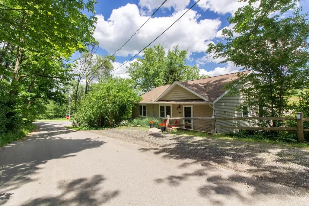 3846 Kate Avenue SE Grand Rapids Charter Township MI 49506