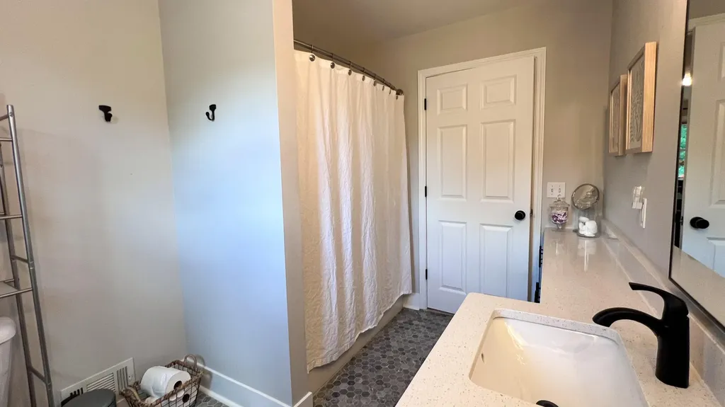 3846 Kate Avenue SE Grand Rapids Charter Township MI 49506