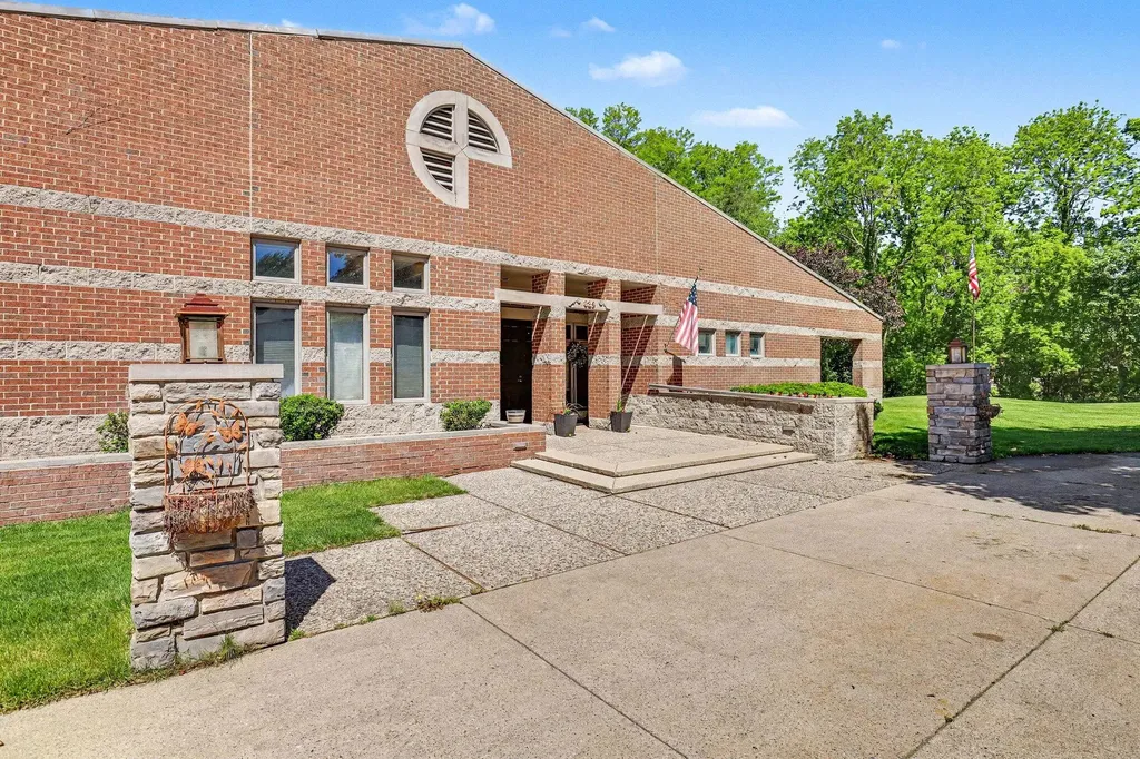 829 S Lincoln Street Greenville City MI 48838