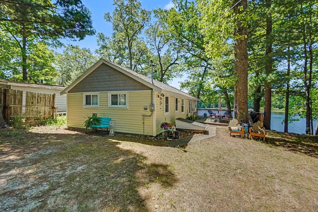 8905 E Acorn Street Greenwood Township MI 49425