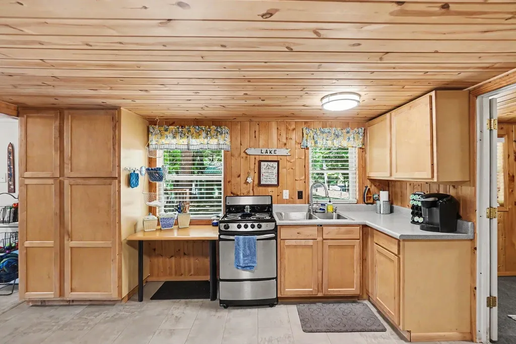 8905 E Acorn Street Greenwood Township MI 49425