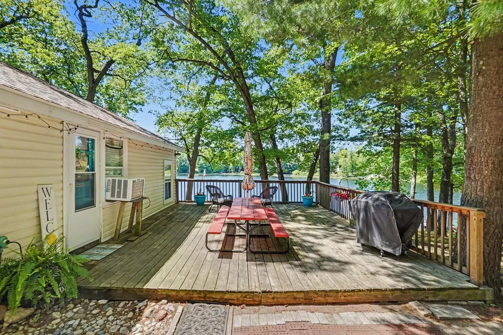 8905 E Acorn Street Greenwood Township MI 49425