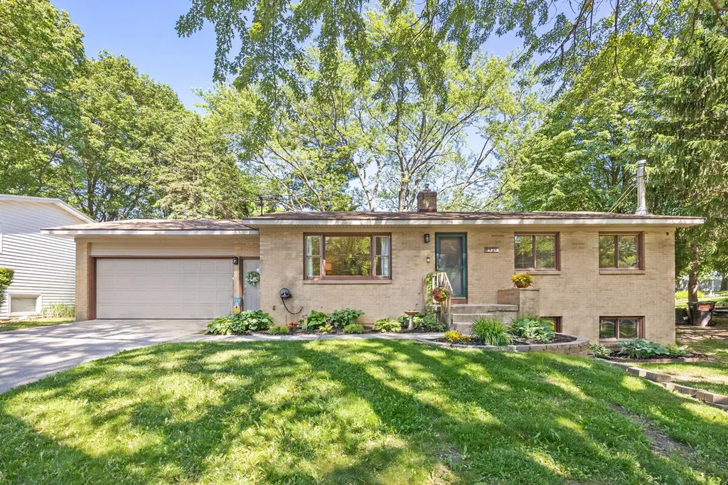 5414 Newcastle Drive SE Kentwood City MI 49508