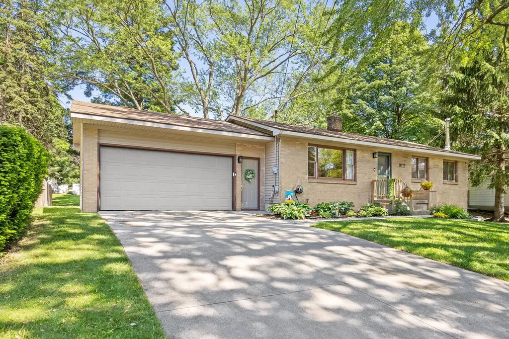 5414 Newcastle Drive SE Kentwood City MI 49508