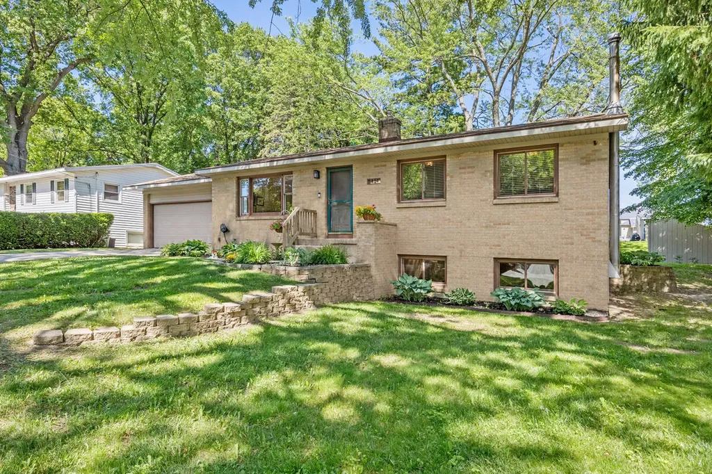 5414 Newcastle Drive SE Kentwood City MI 49508