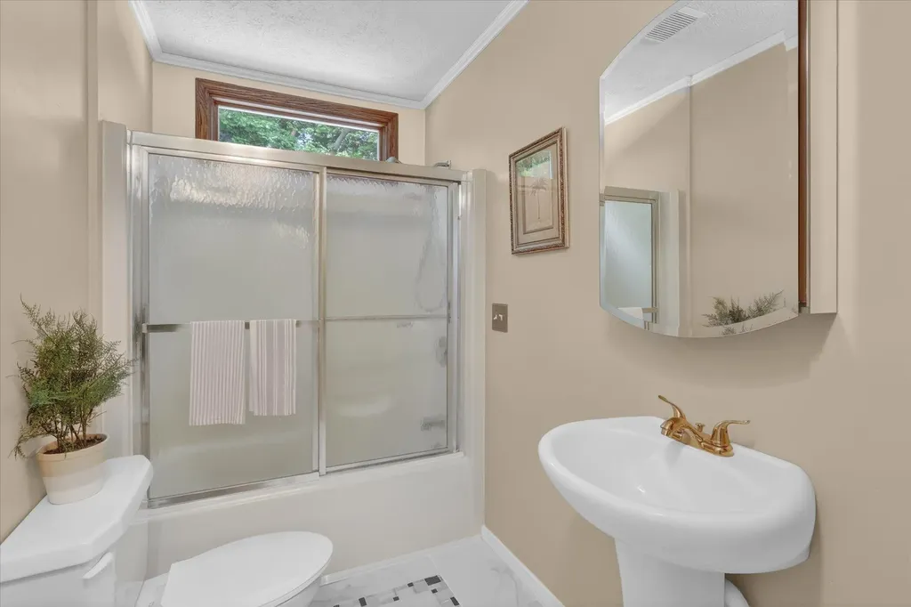 2467 Palm Dale Drive SW Wyoming City MI 49418