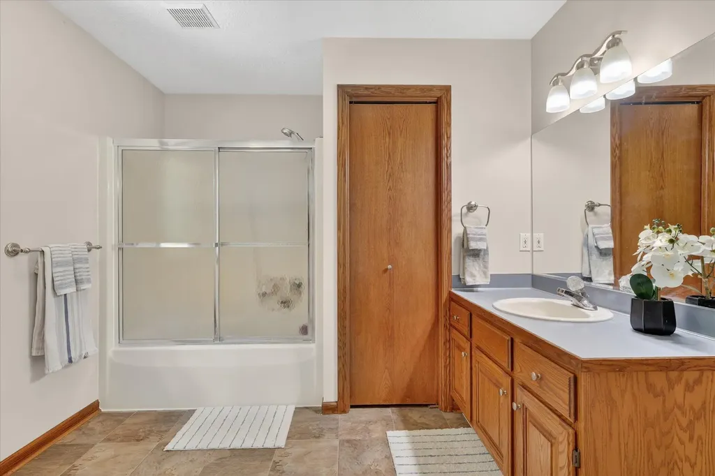 2467 Palm Dale Drive SW Wyoming City MI 49418