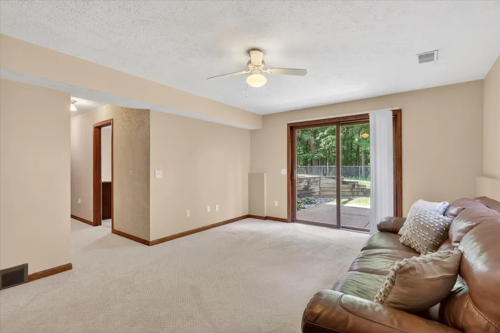 2467 Palm Dale Drive SW Wyoming City MI 49418