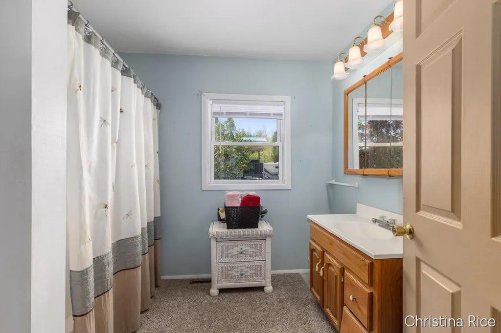 156 S Stearns Street Unknown City MI 49305
