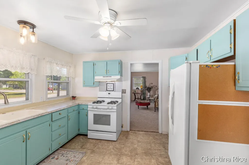 156 S Stearns Street Unknown City MI 49305