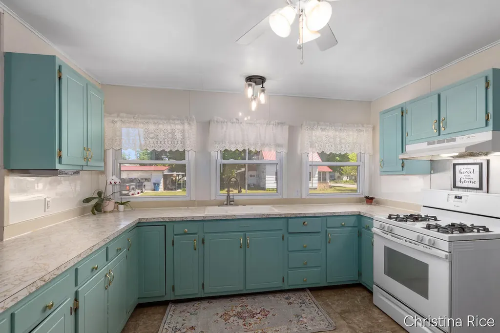 156 S Stearns Street Unknown City MI 49305