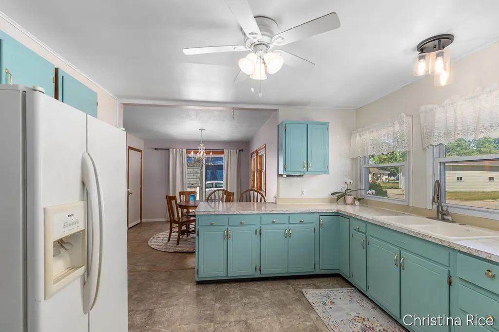 156 S Stearns Street Unknown City MI 49305