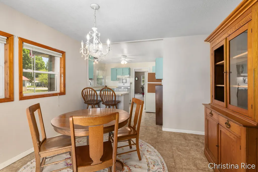 156 S Stearns Street Unknown City MI 49305