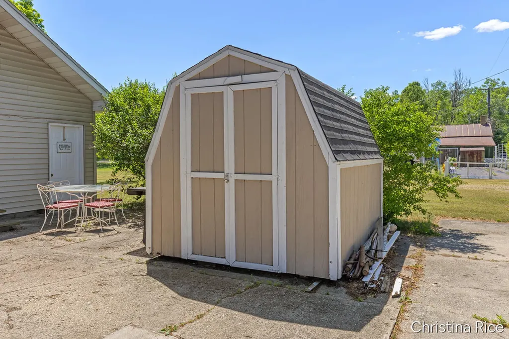 156 S Stearns Street Unknown City MI 49305