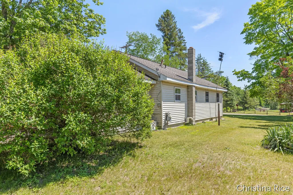 156 S Stearns Street Unknown City MI 49305