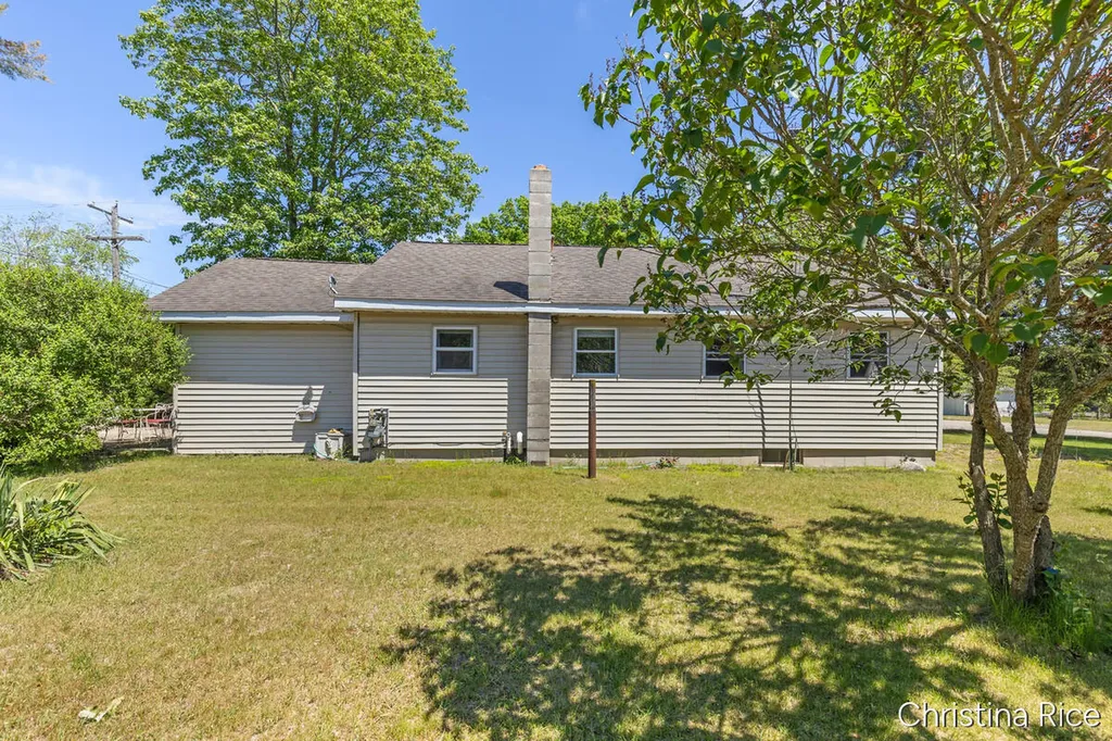 156 S Stearns Street Unknown City MI 49305