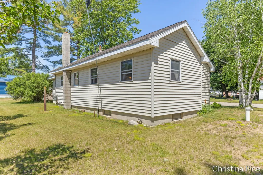 156 S Stearns Street Unknown City MI 49305