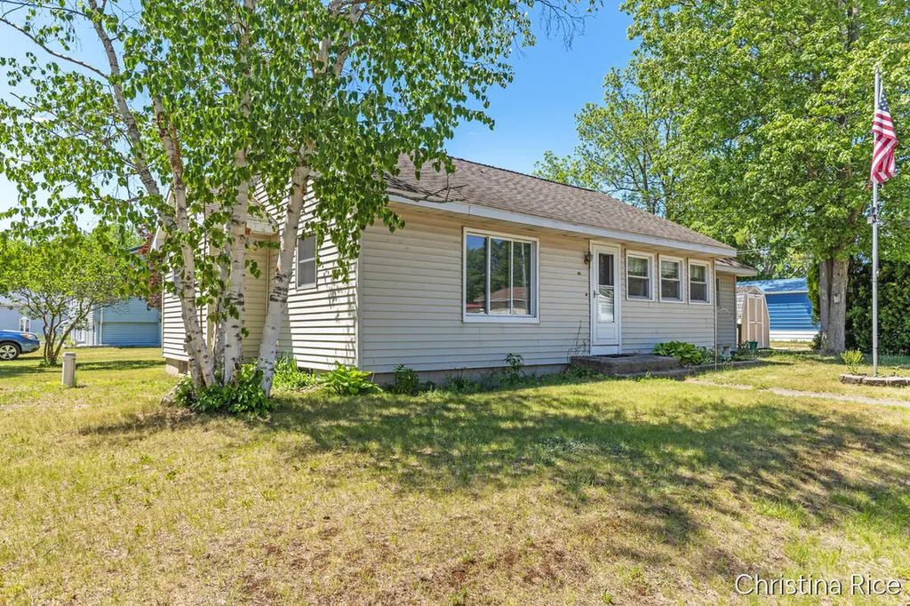 156 S Stearns Street Unknown City MI 49305