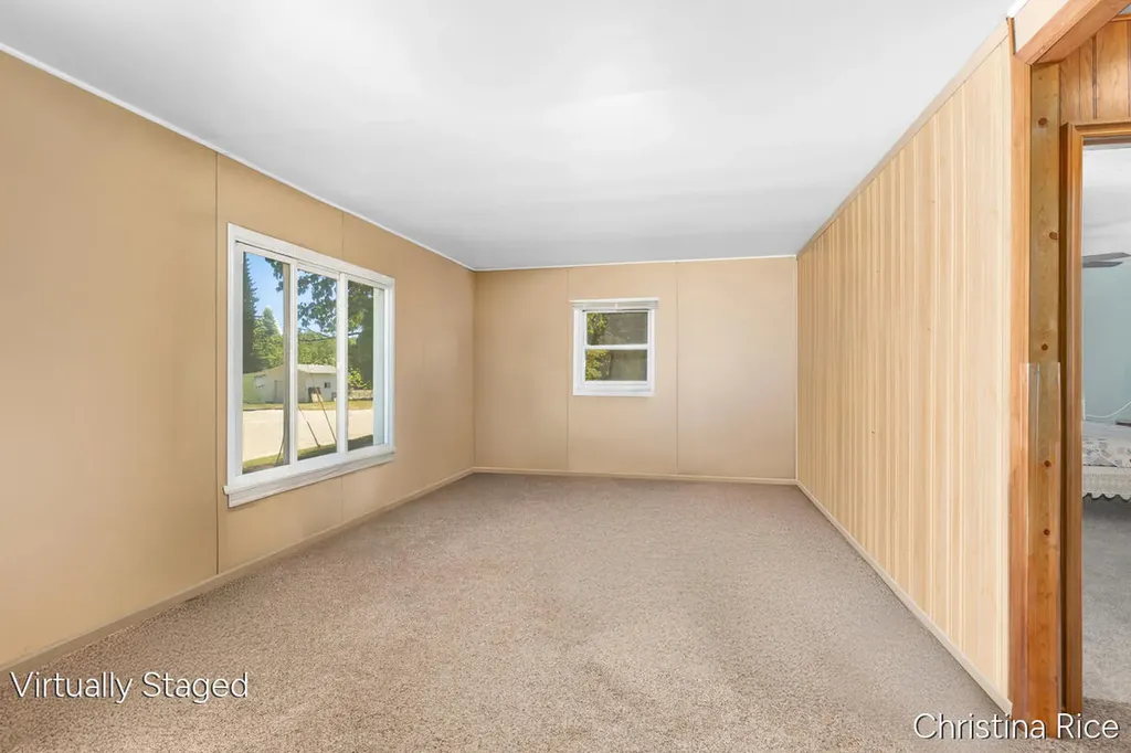 156 S Stearns Street Unknown City MI 49305
