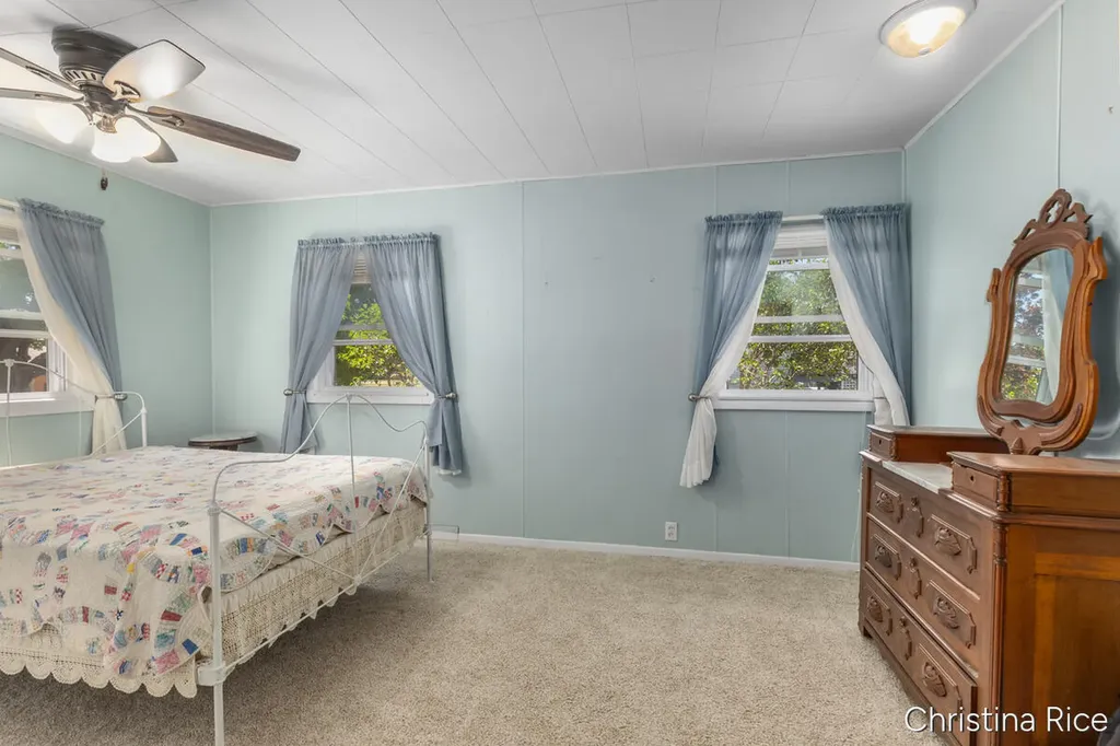 156 S Stearns Street Unknown City MI 49305