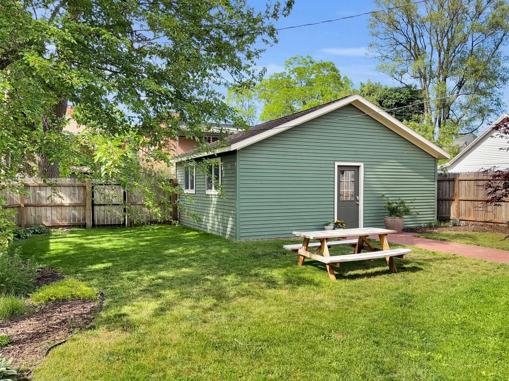 1211 Sigsbee Street SE Grand Rapids City MI 49506