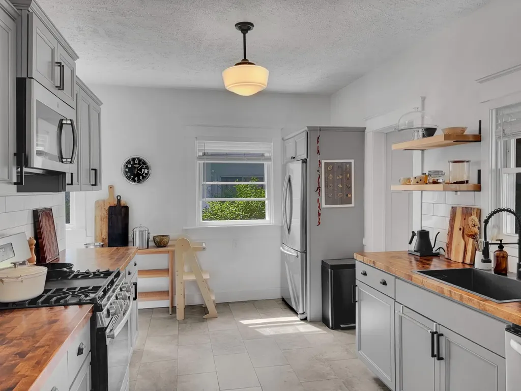 1211 Sigsbee Street SE Grand Rapids City MI 49506