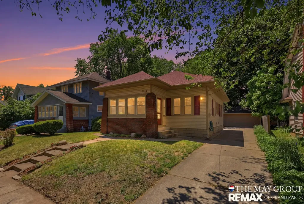 1741 Godwin Avenue SE Grand Rapids City MI 49507
