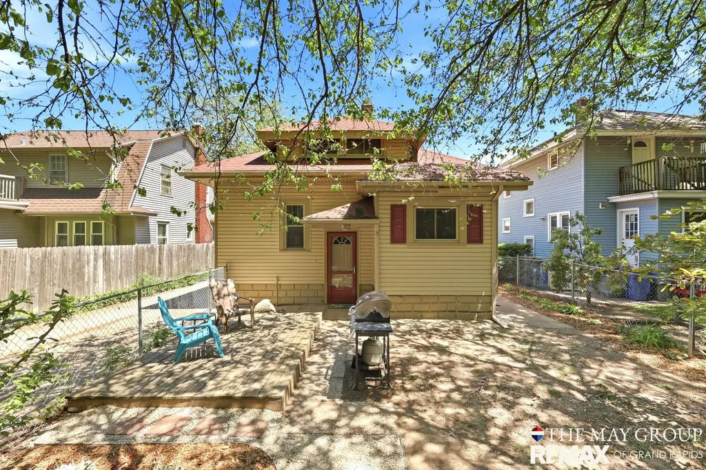 1741 Godwin Avenue SE Grand Rapids City MI 49507