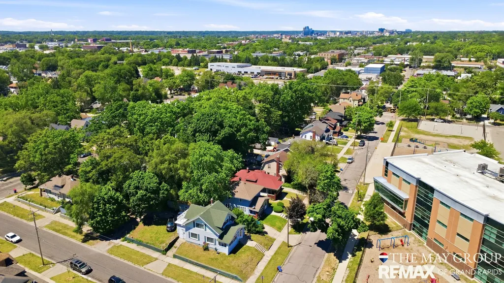 1741 Godwin Avenue SE Grand Rapids City MI 49507
