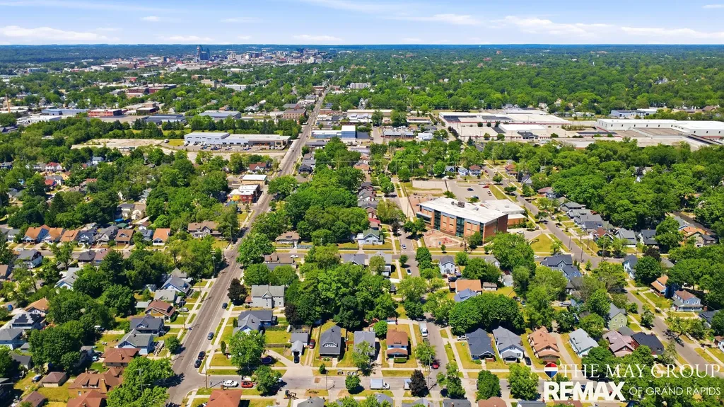 1741 Godwin Avenue SE Grand Rapids City MI 49507