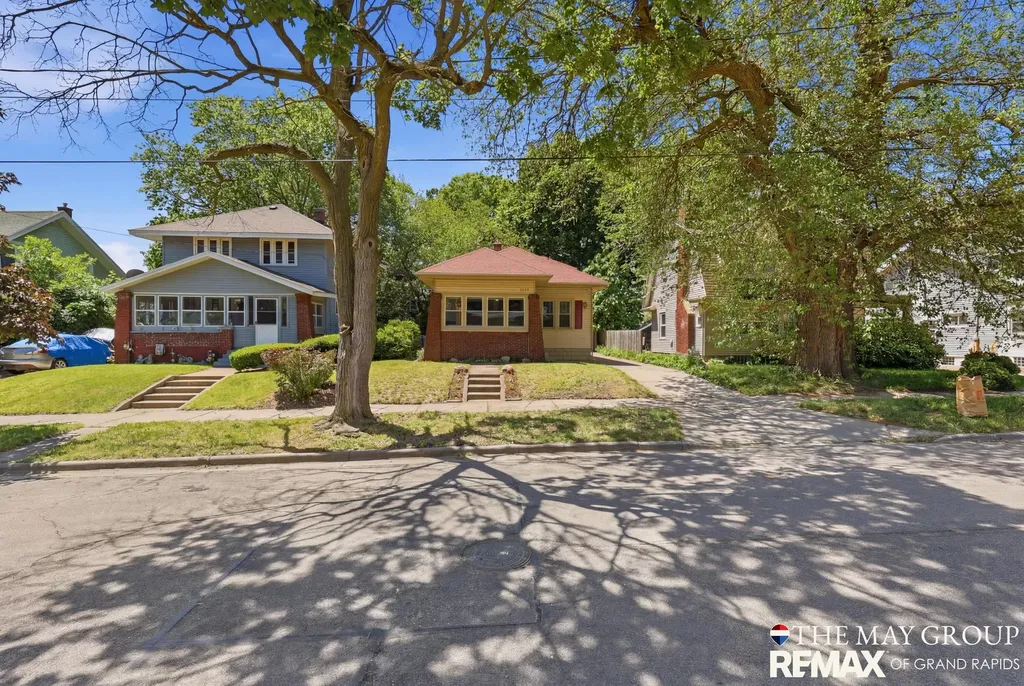 1741 Godwin Avenue SE Grand Rapids City MI 49507