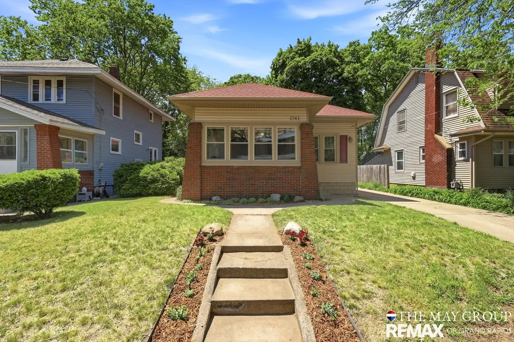 1741 Godwin Avenue SE Grand Rapids City MI 49507