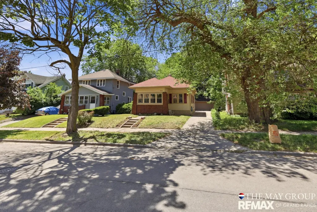 1741 Godwin Avenue SE Grand Rapids City MI 49507