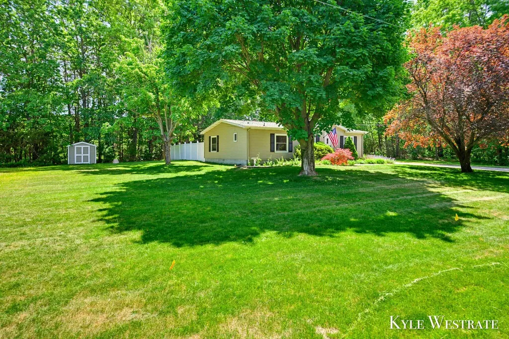 14128 Luckett Lane Grand Haven Charter Township MI 49417