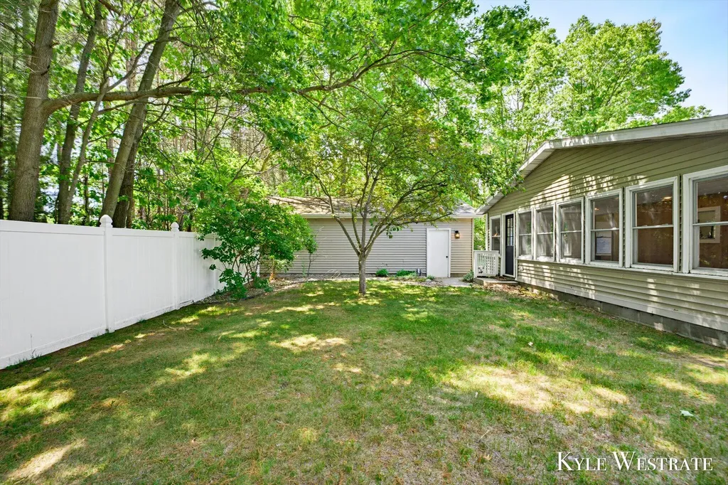 14128 Luckett Lane Grand Haven Charter Township MI 49417