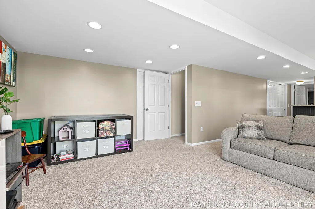 5616 Highbury Drive SE Ada Township MI 49301