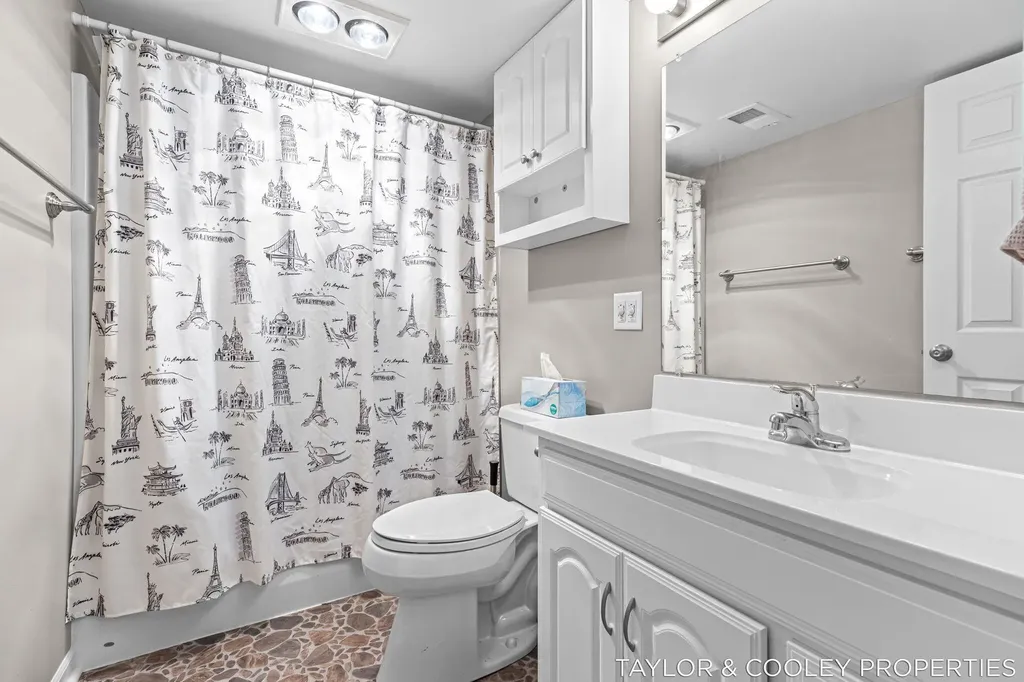 5616 Highbury Drive SE Ada Township MI 49301