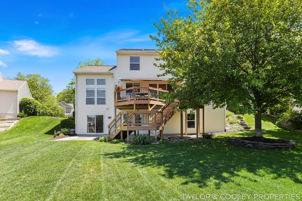 5616 Highbury Drive SE Ada Township MI 49301