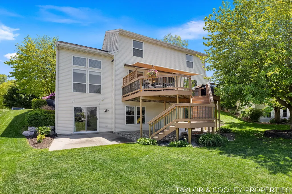 5616 Highbury Drive SE Ada Township MI 49301